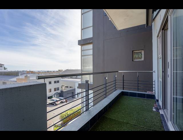 2 BEDROOM APARTMENT FOR SALE IN WOODSTOCK